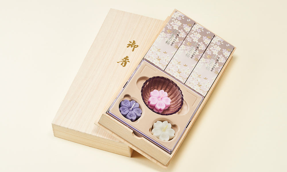 宇野千代のお線香 淡墨の桜 桐箱浮きローソクセット | 日本香堂公式