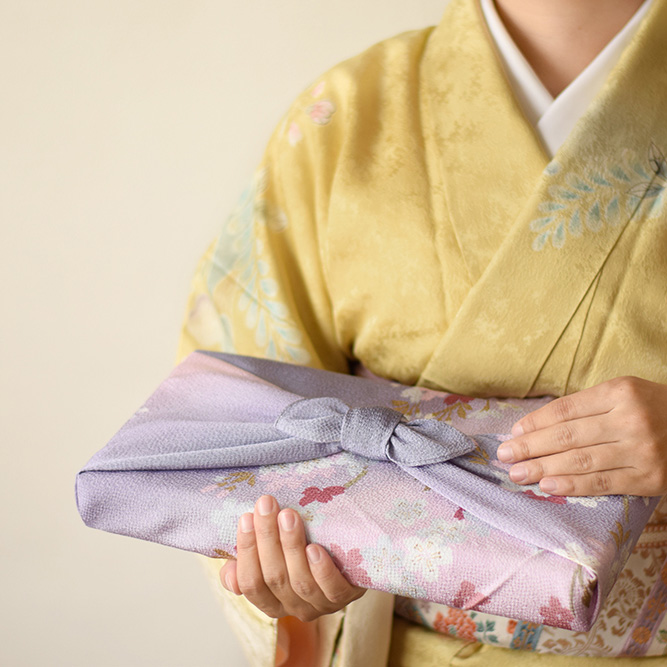 日本香堂オンラインショップでは、ご挨拶状・包装・お熨斗のサービスを「無料」でご利用いただけます。