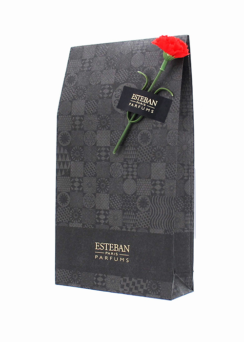 ハンドクリームはESTEBAN専用のマチ袋に入れてお届けします