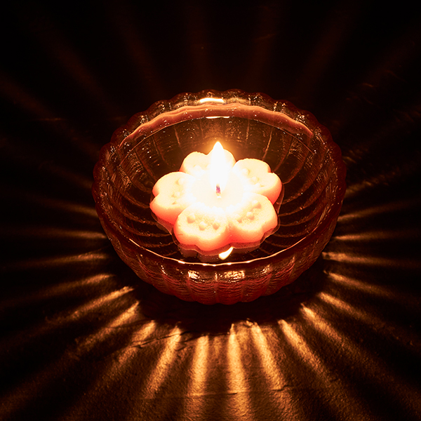 宇野千代のお線香 淡墨の桜 桐箱浮きローソクセット 日本香堂公式