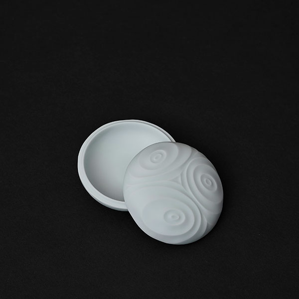 KUNTOU　李荘窯　白磁　香合