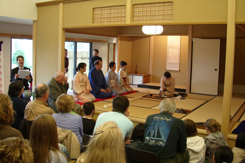 イリノイ大学 日本館での「香席」実演